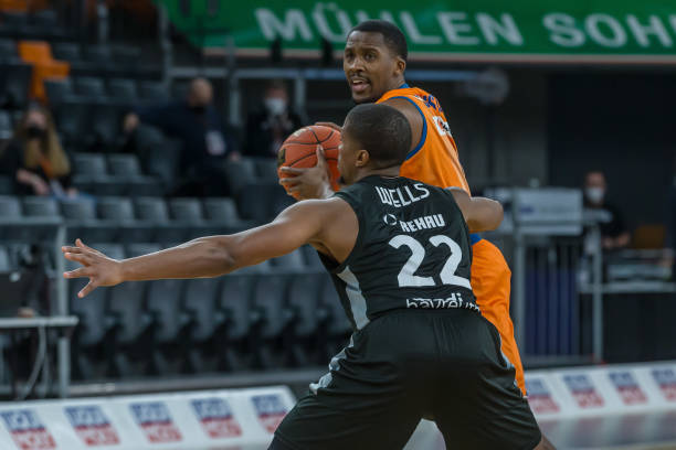 主教练极为 主教练极为