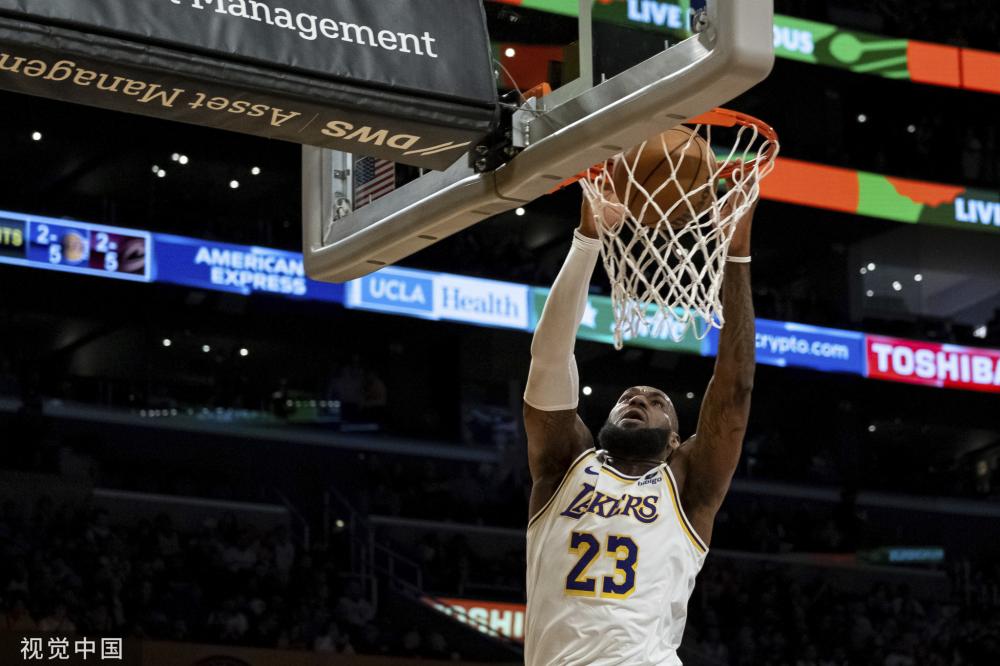 在湖人效力 在湖人效力