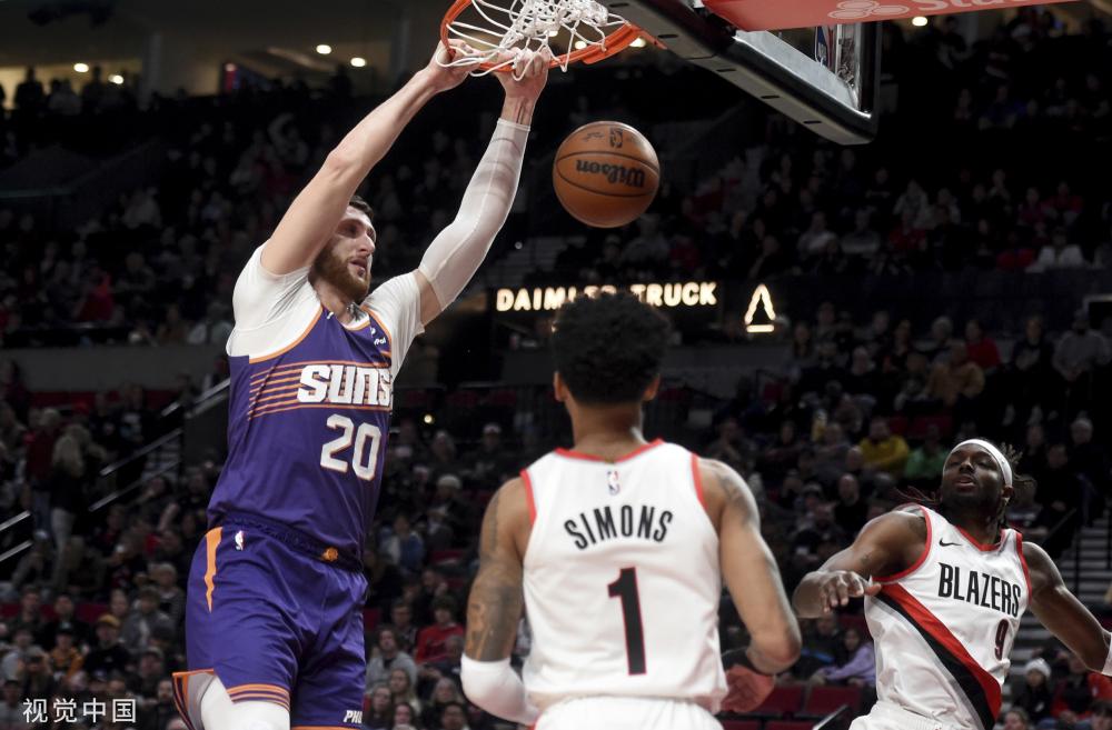 现得尤为出 现得尤为出